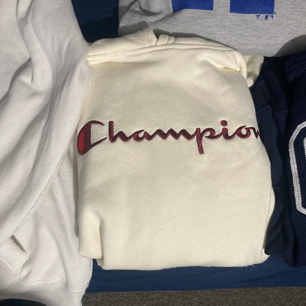 Champion Juniors XL cream pullover hoodie